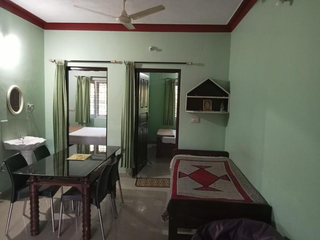 Krupa Homestay Madikeri Exterior foto